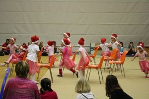 Die Ballettgruppe von Irina Schorn trat auf der Weihnachtsfeier 2013 des Tus Engter auf.